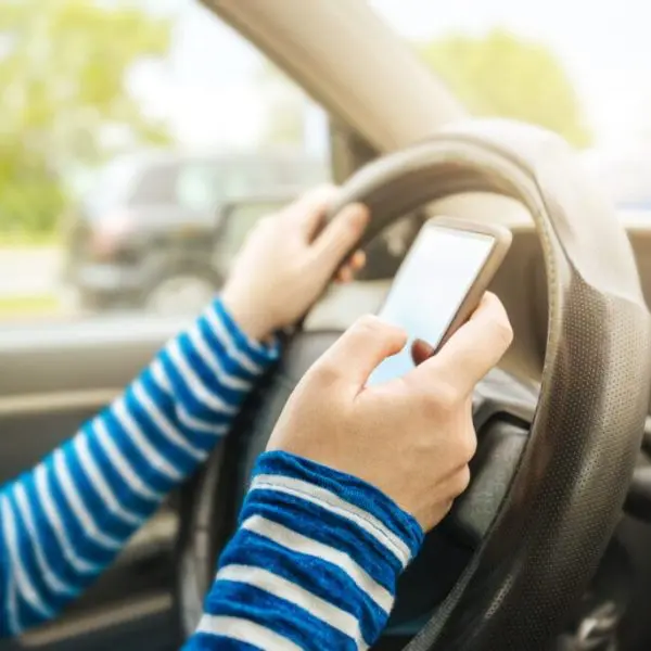 conducteur-telephone-volant-assurance