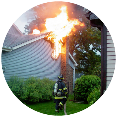 maison-en-train-de-prendre-feu