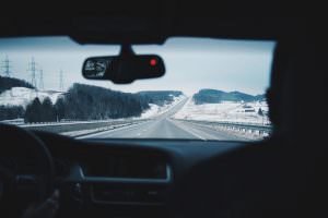 pare-brise-sur-neige-voiture