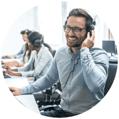 conseiller-sinistre-qui-est-au-telephone