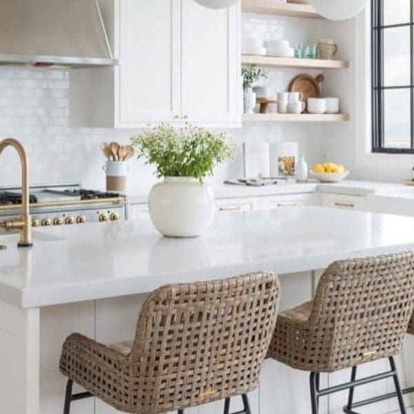 cuisine-blanche-avec-plan-de-travail-de-cuisine